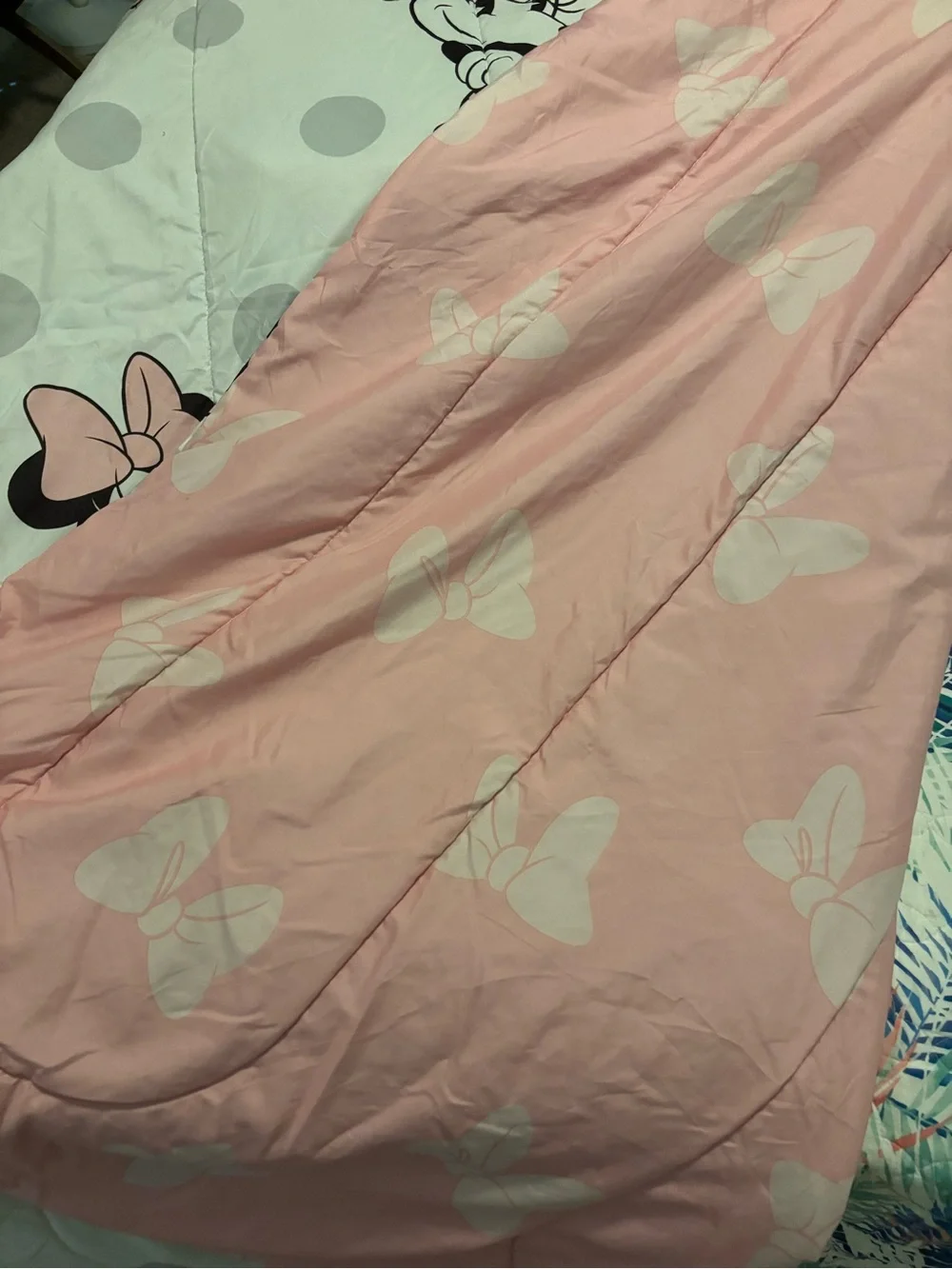 Disney Minnie Mouse Pink, Black and Gray Polka Dot Comforter